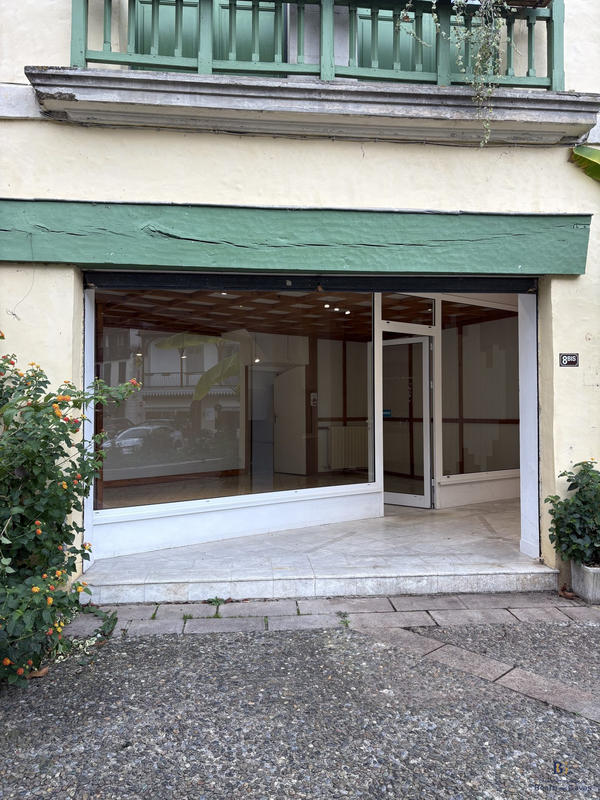 Local d'activités - 96 m² - 6 pièces