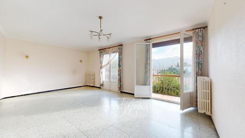 Maison - 206 m² - 9 pièces