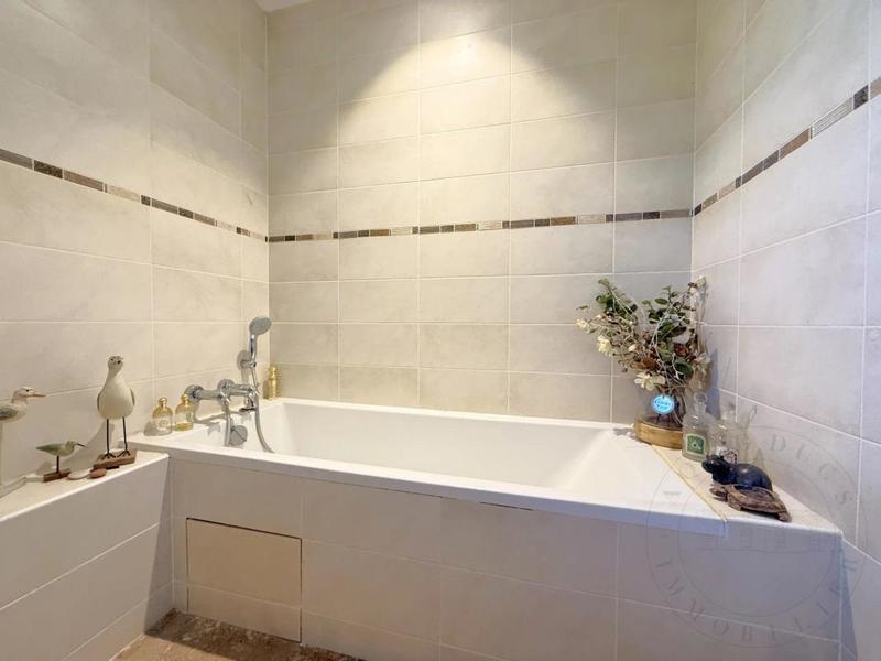 Villa - 200 m² - 8 pièces