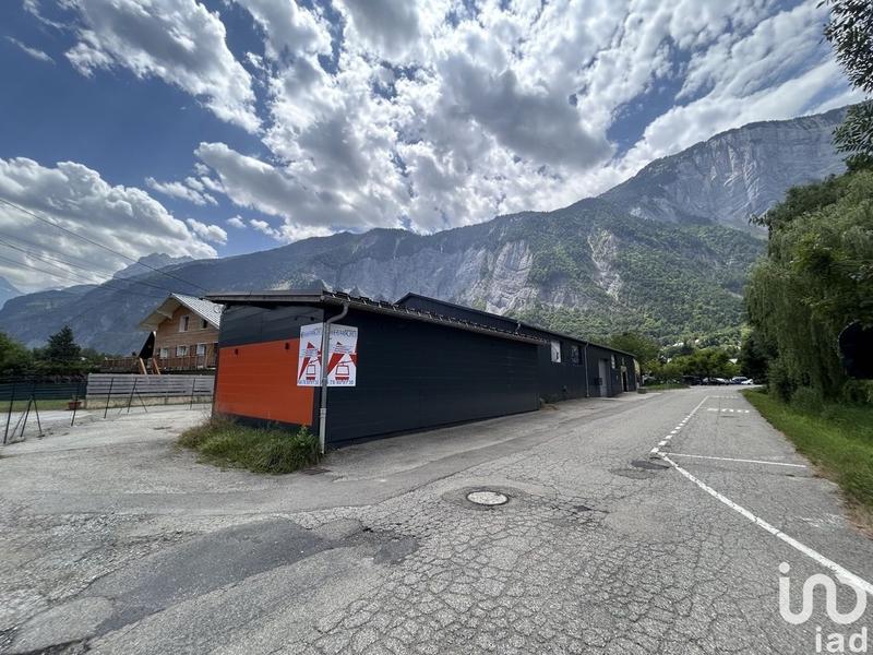 Local commercial - 1 856 m²