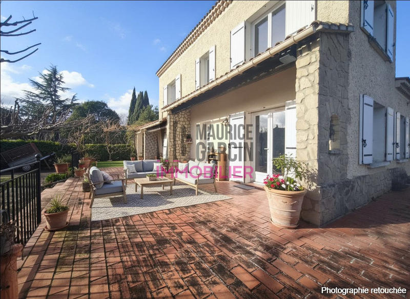 Maison - 191 m² - 5 pièces