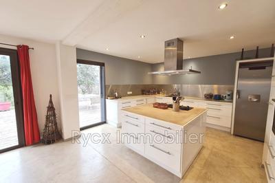 Maison - 180 m² - 6 pièces