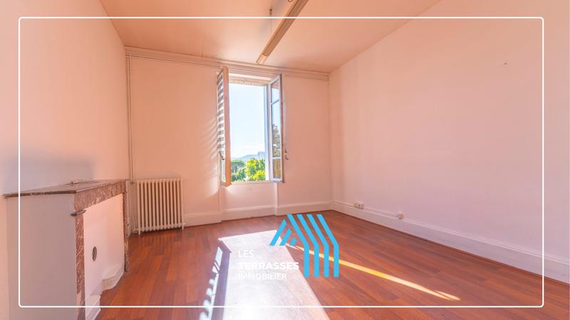 Appartement - 114 m² - 6 pièces