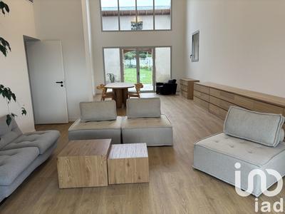 Maison - 227 m² - 7 pièces