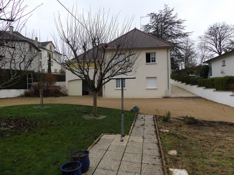 Maison - 186 m² - 12 pièces