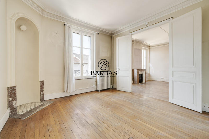 Maison - 220 m² - 12 pièces