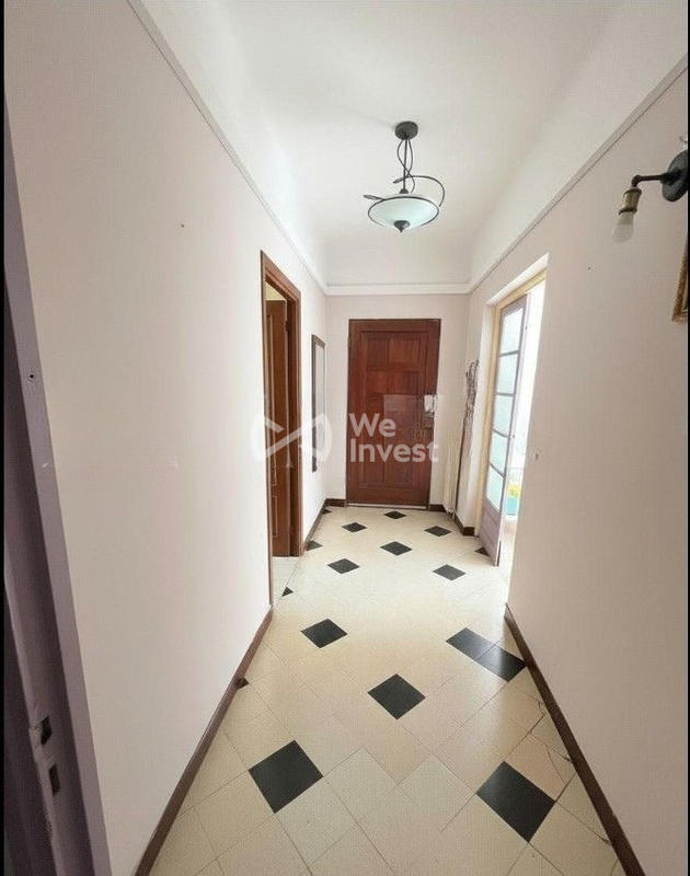 Maison traditionnelle - 220 m² - 12 pièces