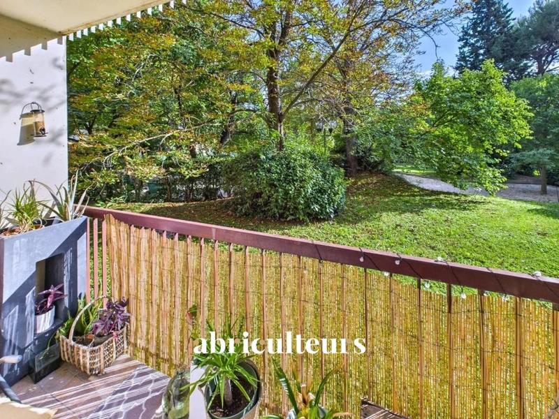 Appartement ancien - 65 m² - 3 pièces