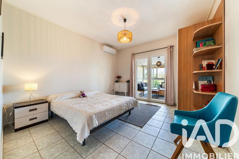 Maison - 235 m² - 7 pièces