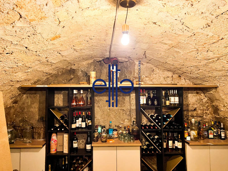 Maison - 238 m² - 6 pièces