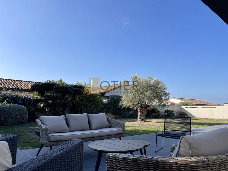 Maison - 240 m² - 5 pièces