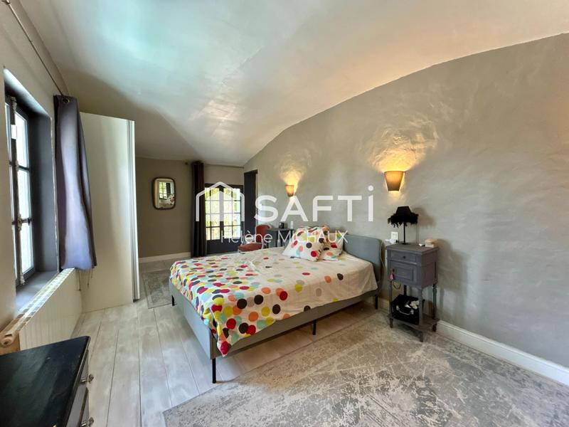 Maison - 219 m² - 8 pièces