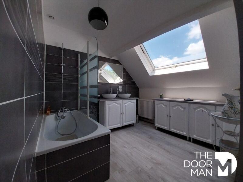 Maison - 200 m² - 5 pièces