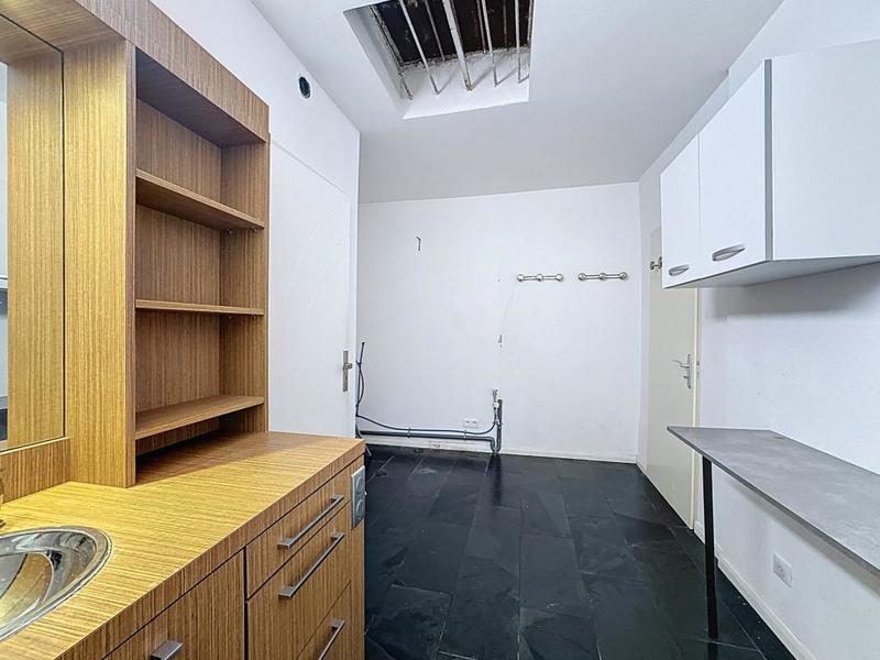 Local commercial - 76 m² - 4 pièces