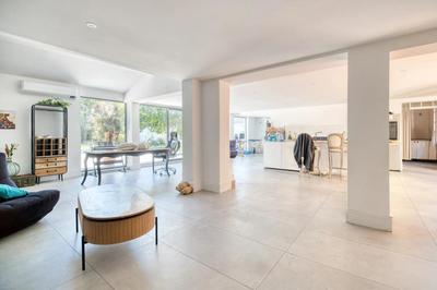 Maison - 255 m² - 7 pièces