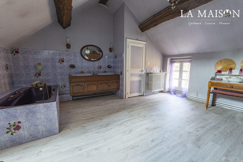 Villa - 206 m² - 6 pièces