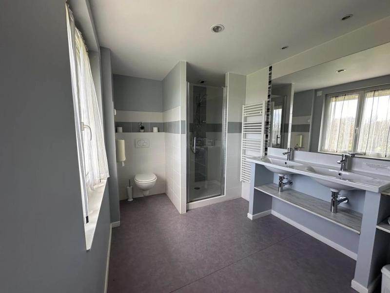 Propriété - 350 m² - 10 pièces