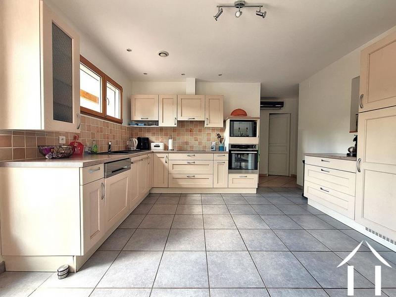 Maison - 250 m² - 7 pièces