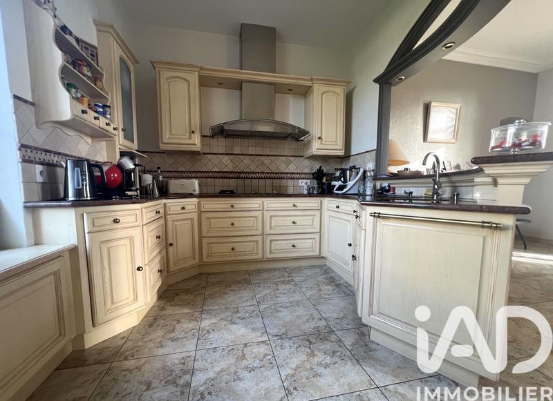 Maison - 263 m² - 9 pièces