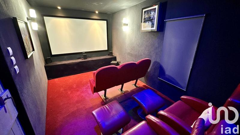 Maison - 280 m² - 10 pièces