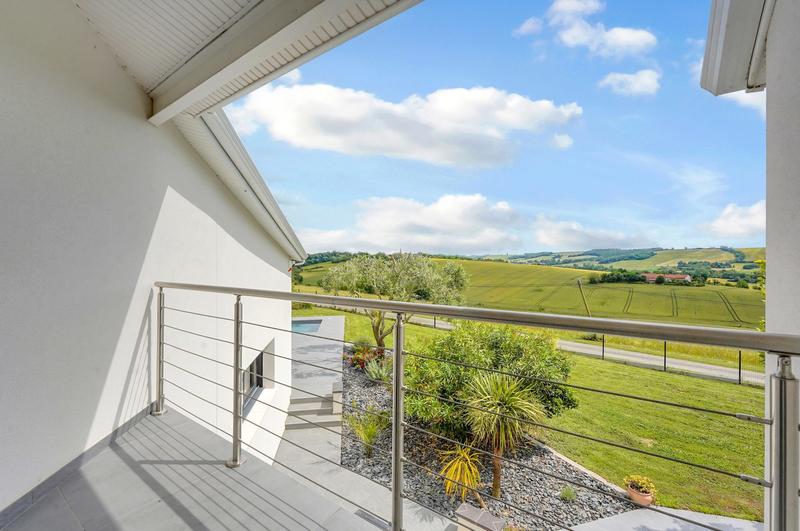 Maison contemporaine - 262 m² - 7 pièces