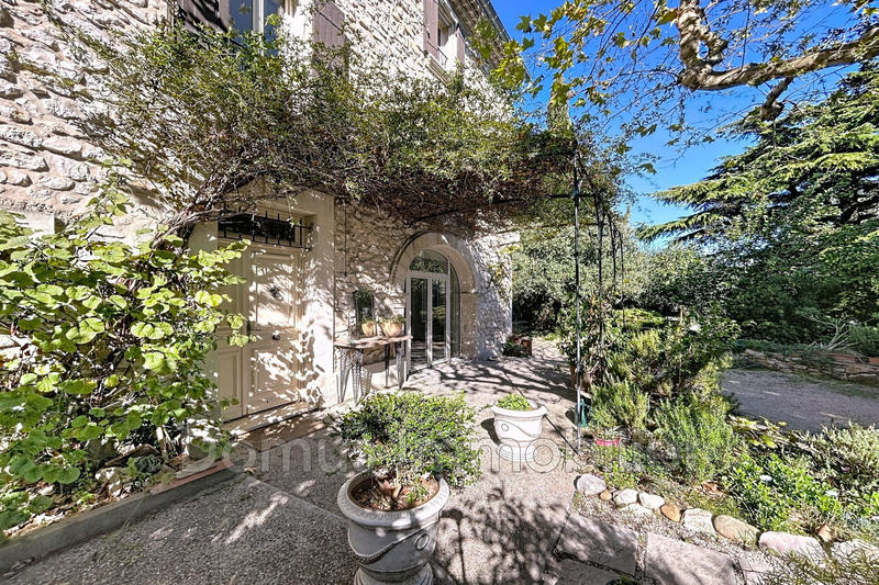 Maison - 283 m² - 11 pièces