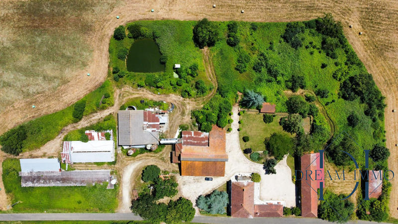 Maison - 529 m² - 18 pièces