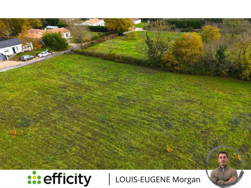 Terrain constructible - 2 418 m²