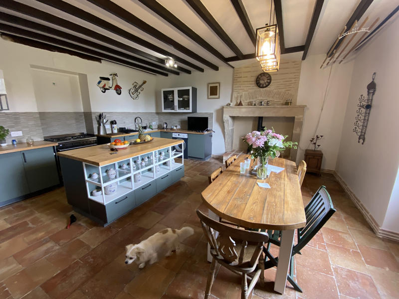 Maison - 240 m² - 8 pièces