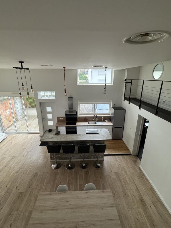 Appartement - 100 m² - 3 pièces