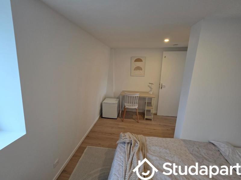 Chambre - 13 m² - 1 pièce