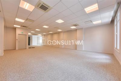 Bureau - 780 m²