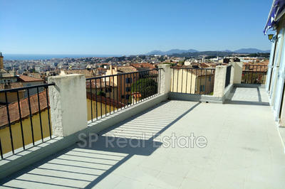 Maison de village - 255 m² - 6 pièces