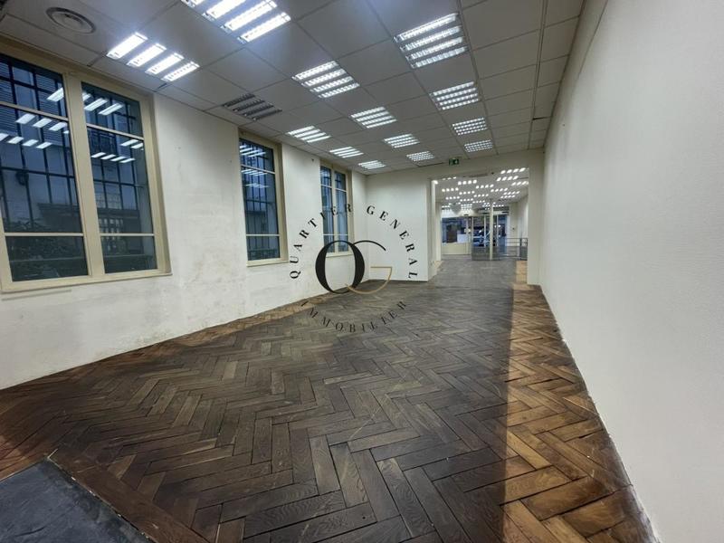Local commercial - 128 m² - 3 pièces