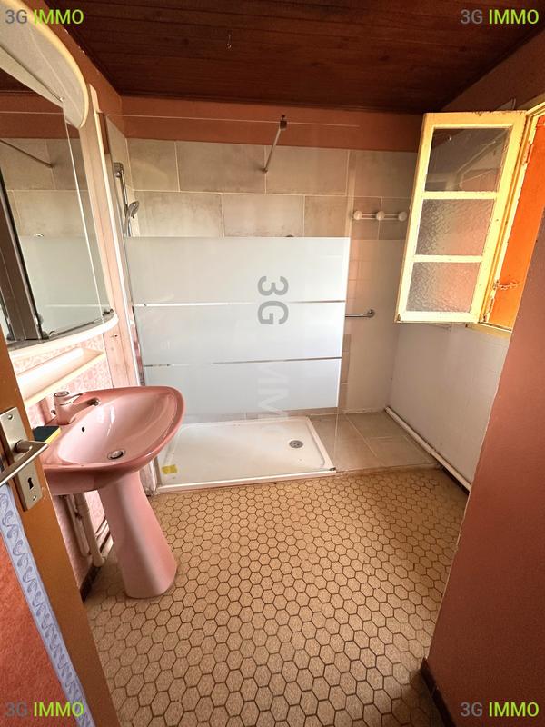 Maison - 168 m² - 9 pièces