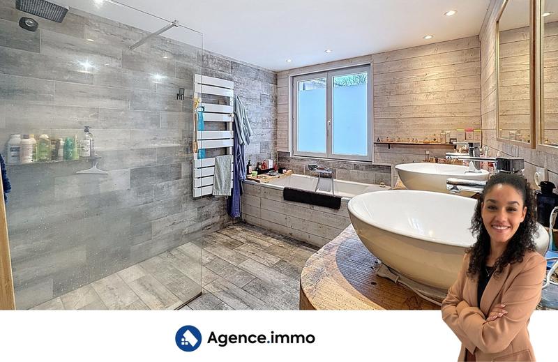 Maison - 217 m² - 8 pièces