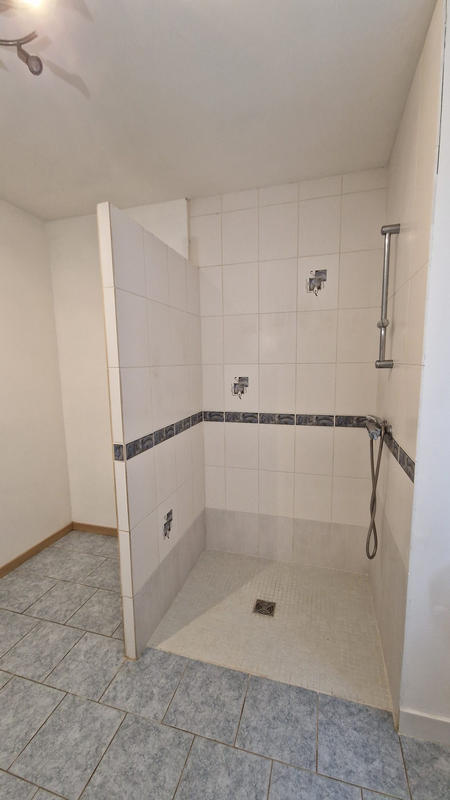 Maison - 240 m² - 8 pièces