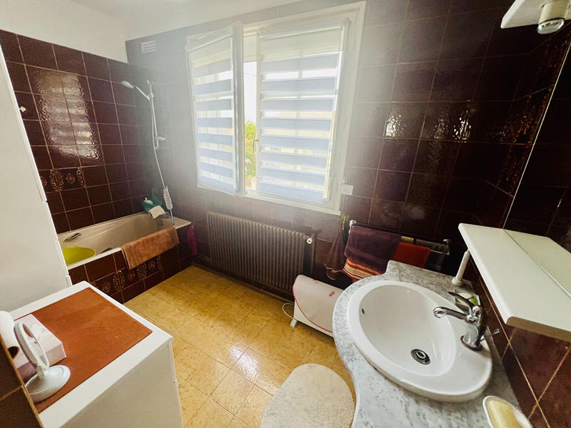 Maison - 95 m² - 5 pièces