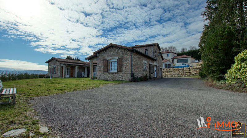 Maison - 185 m² - 7 pièces