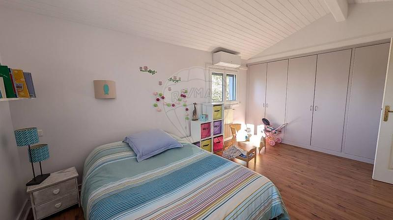 Maison - 290 m² - 9 pièces