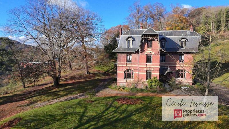 Maison - 451 m² - 15 pièces