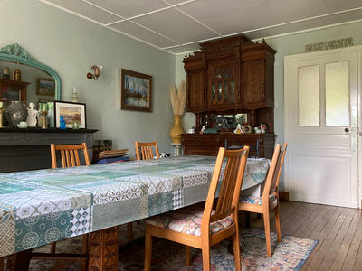 Maison - 270 m² - 11 pièces