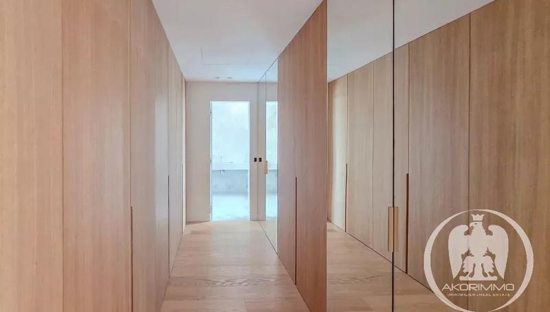 Villa - 238 m² - 5 pièces