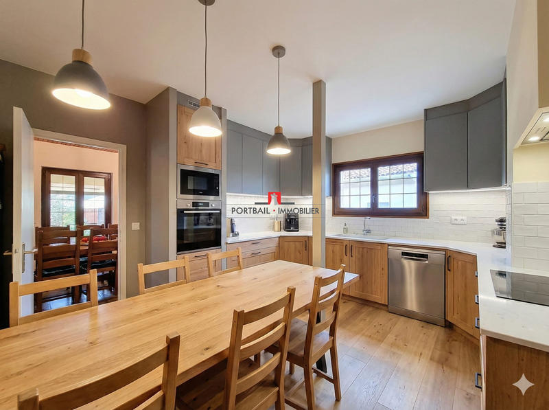 Maison traditionnelle - 161 m² - 5 pièces