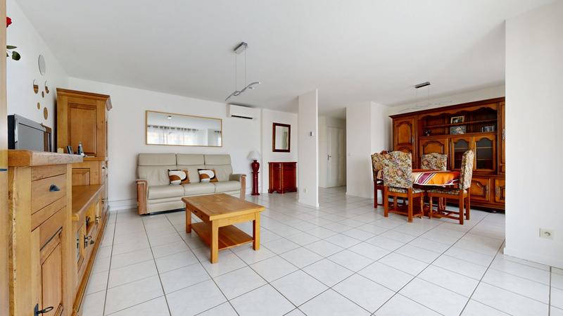 Appartement - 94 m² - 4 pièces