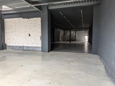 Local commercial - 549 m² - 1 pièce