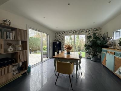 Maison traditionnelle - 118 m² - 8 pièces