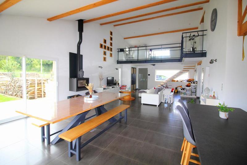 Maison - 192 m² - 5 pièces
