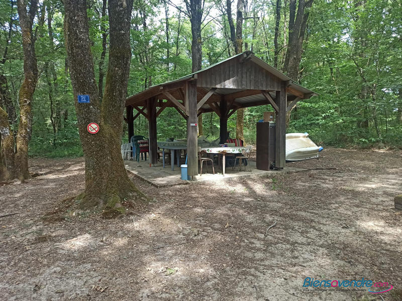 Terrain de loisirs - 100 000 m²