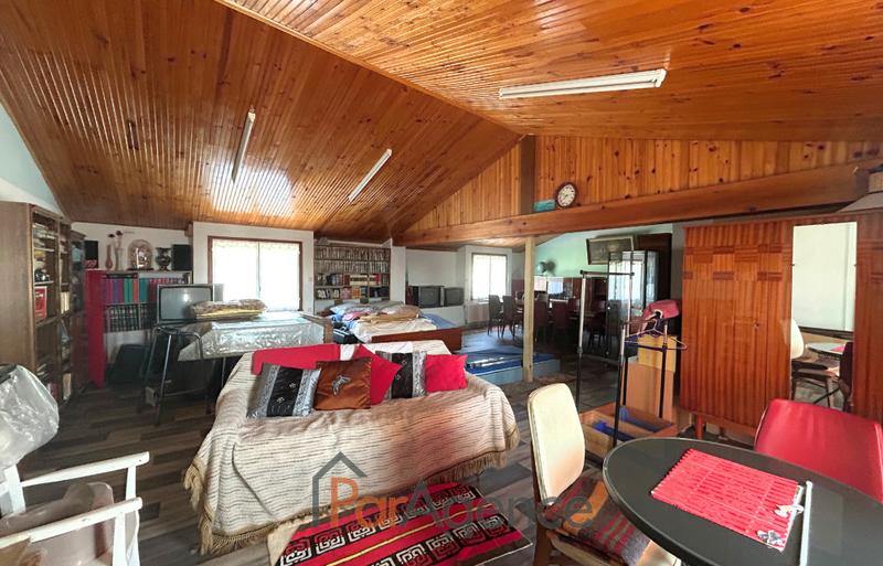 Maison - 247 m² - 9 pièces